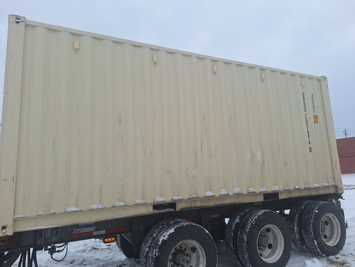 DDDU2056968 - 20' New/One-Trip Shipping Container