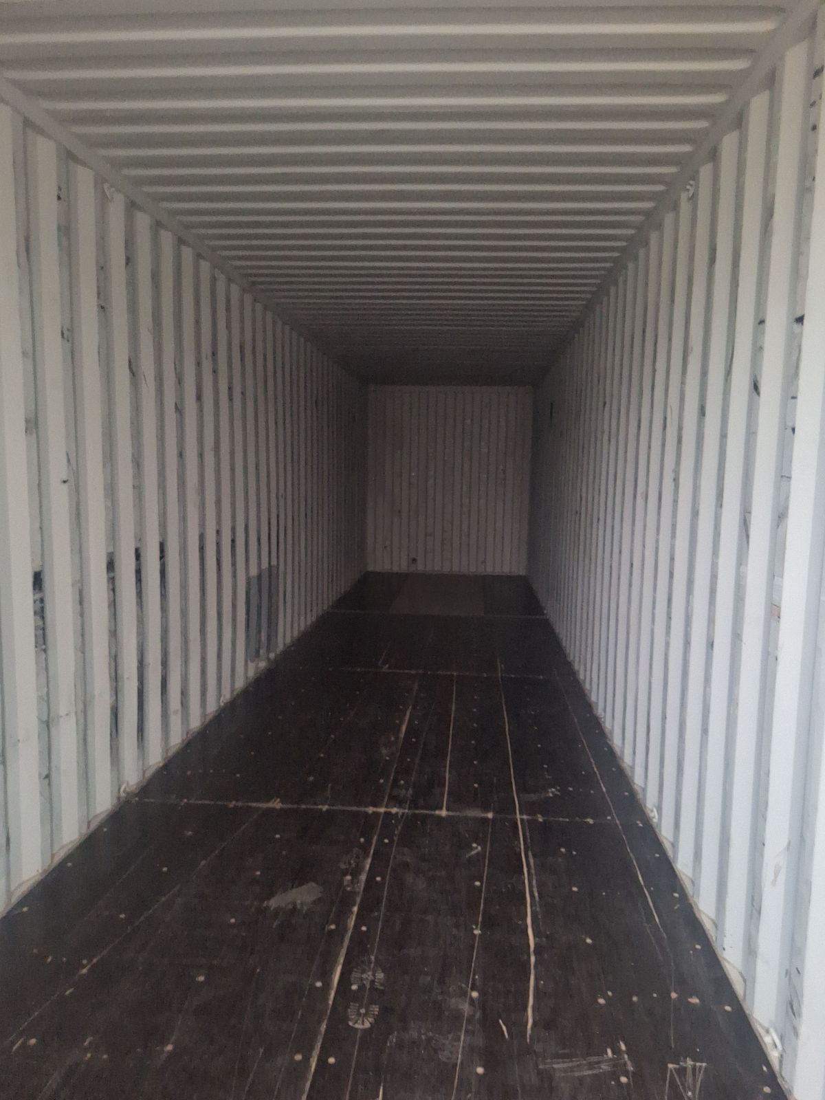 HHXU3118197 - 40' High Cube Nearly New/One-Trip