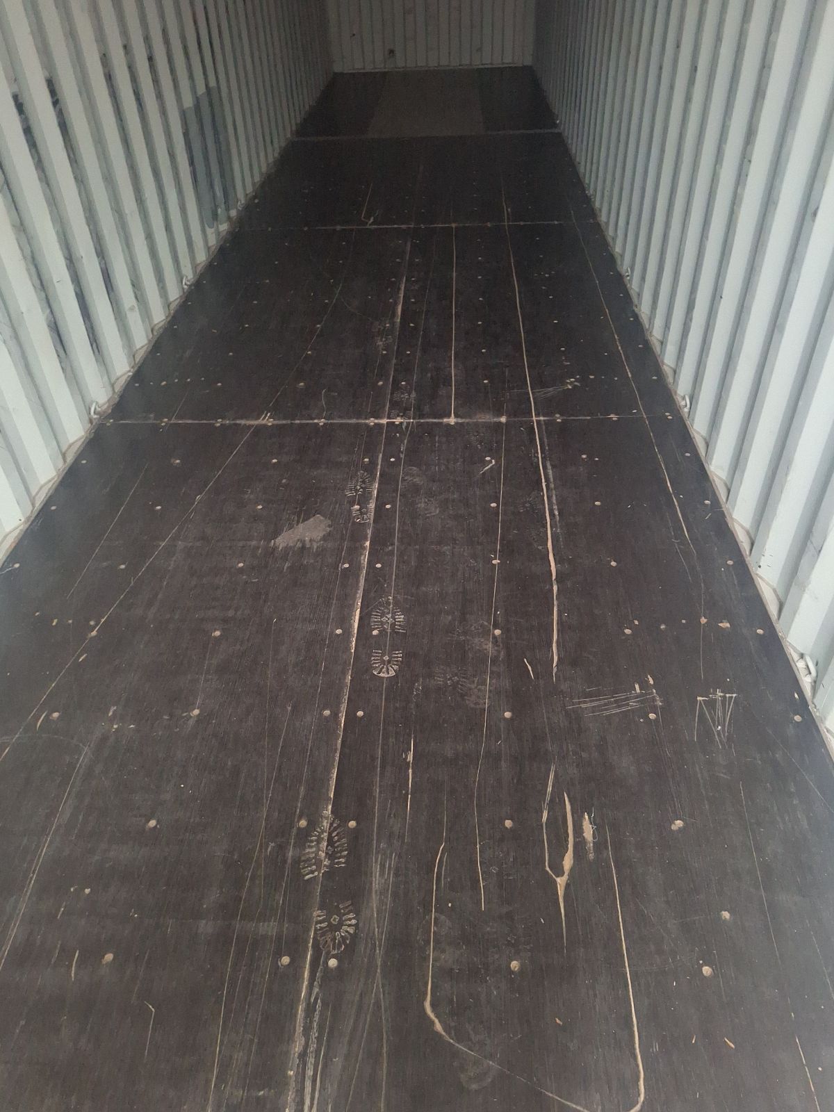 HHXU3118197 - 40' High Cube Nearly New/One-Trip