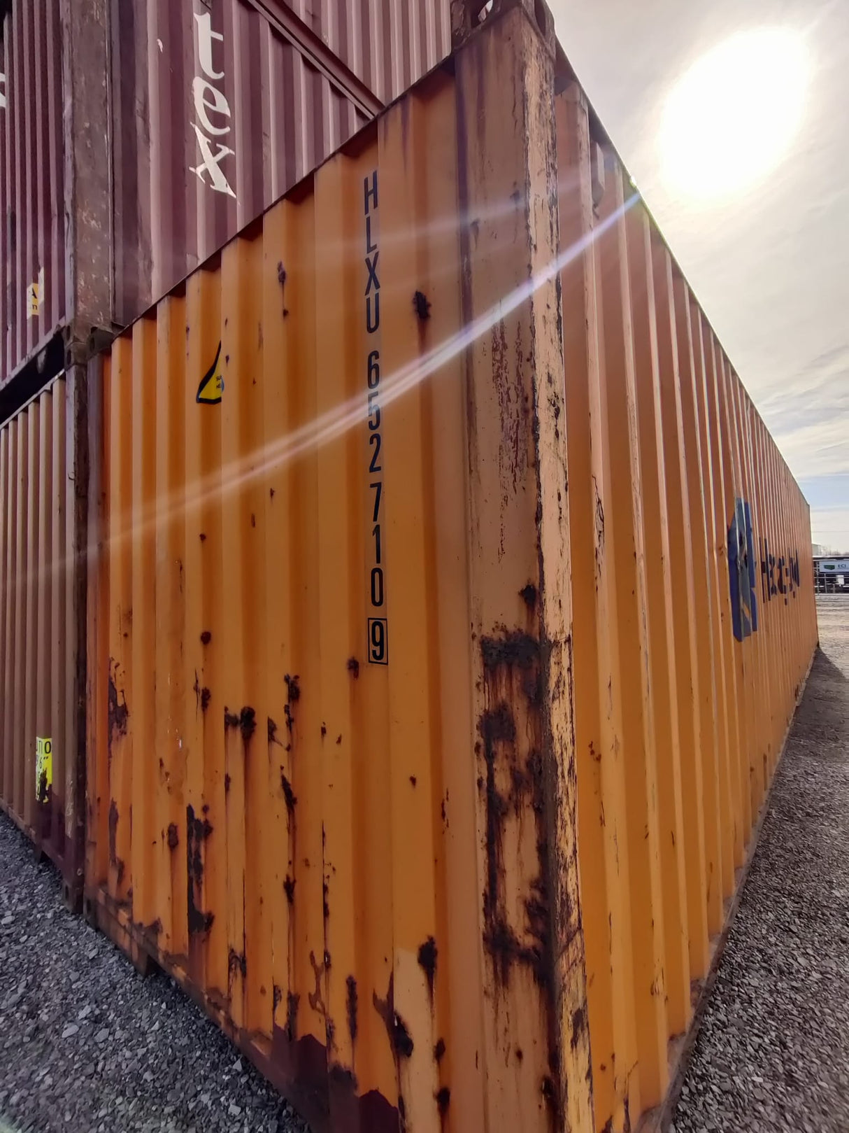 HLXU6527109 - 40' High Cube Used Shipping Container
