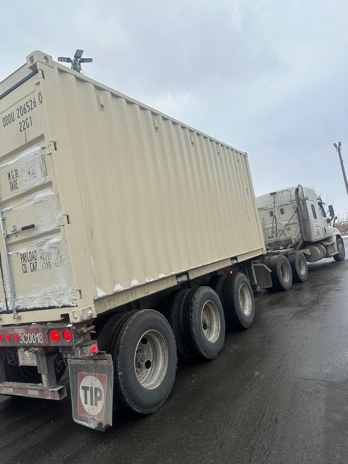 DDDU2065260 - 20' New/One-Trip Shipping Container