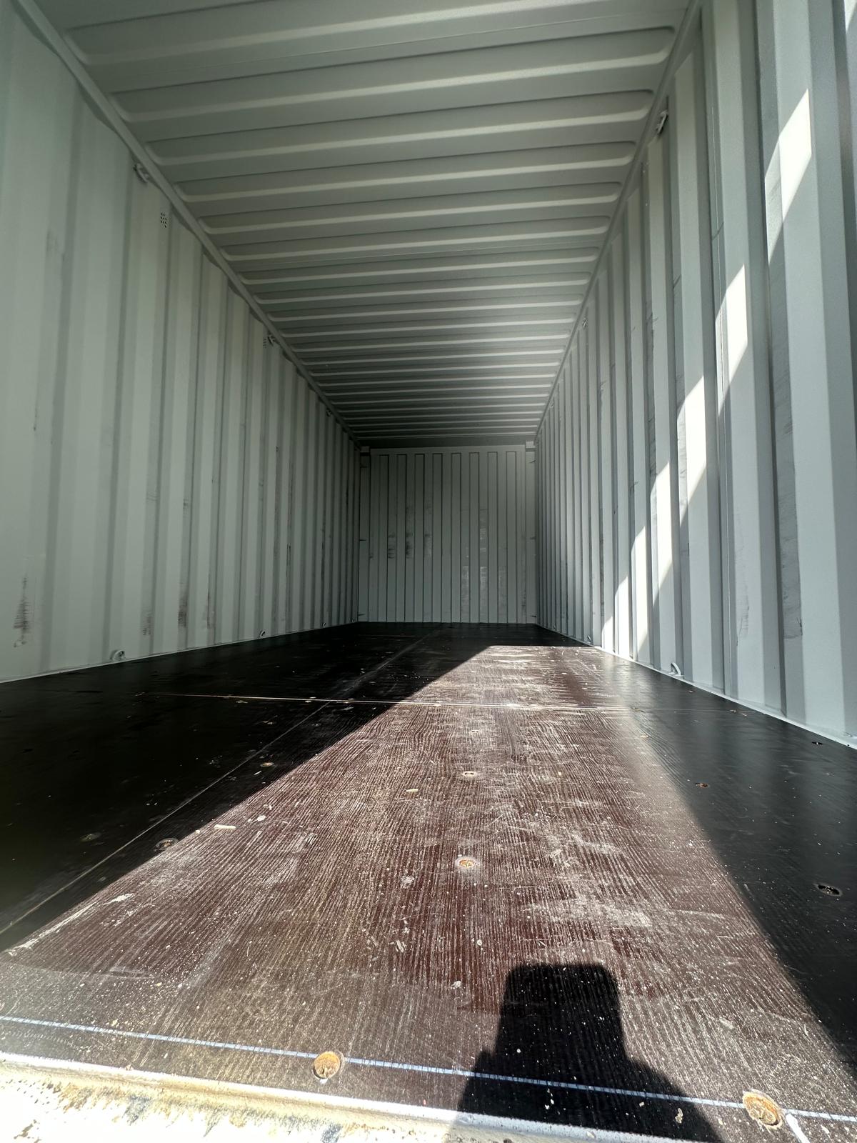 DDDU2064367 - 20' New/One-Trip Shipping Container