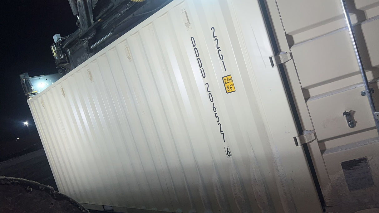 DDDU2065276 - 20' New/One-Trip Shipping Container