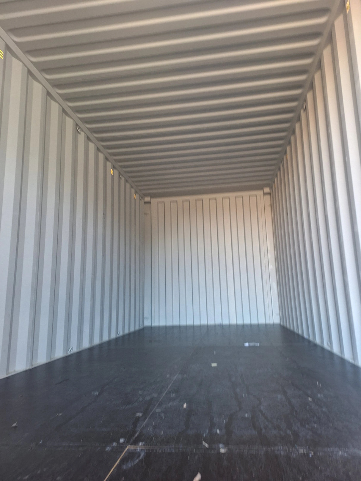 MCCU1110590- 20' New/One-Trip Shipping Container