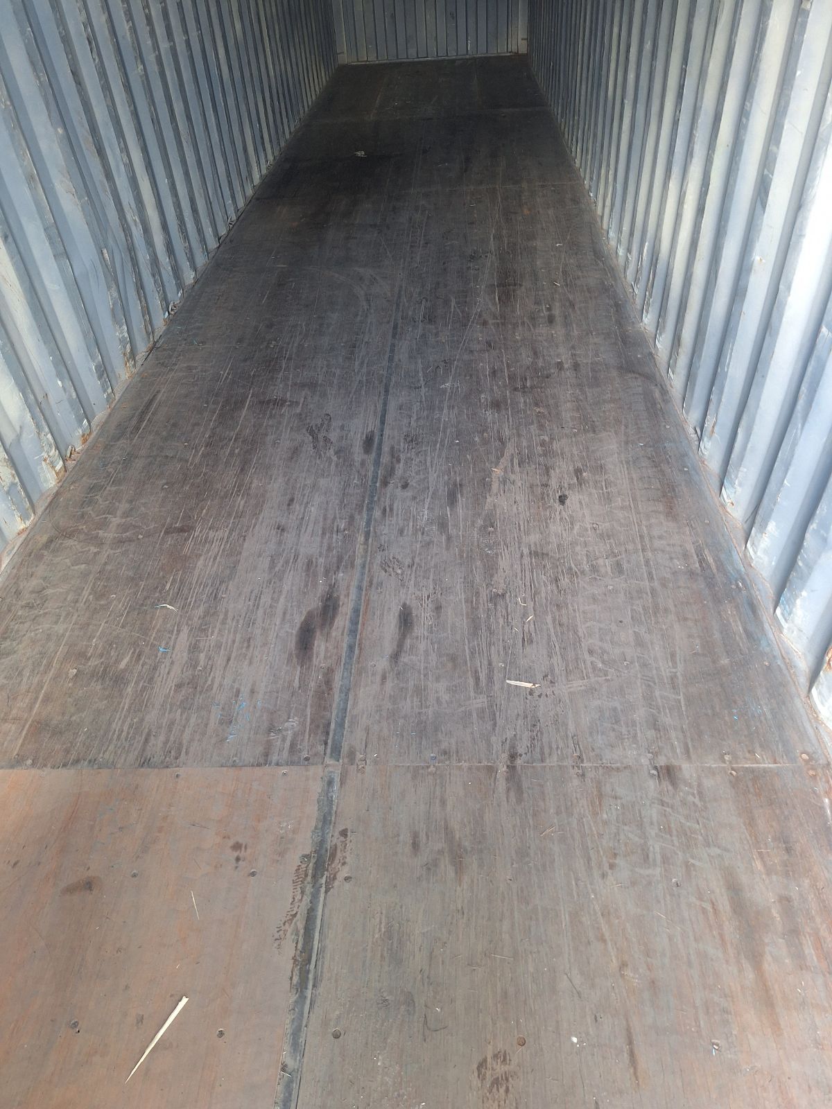HLXU6402246 - 40' High Cube Used Shipping Container