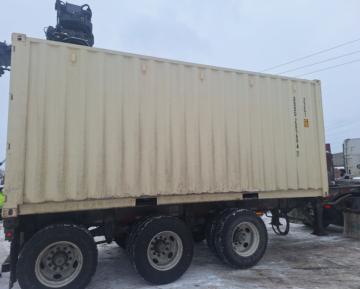 DDDU2056947 - 20' New/One-Trip Shipping Container