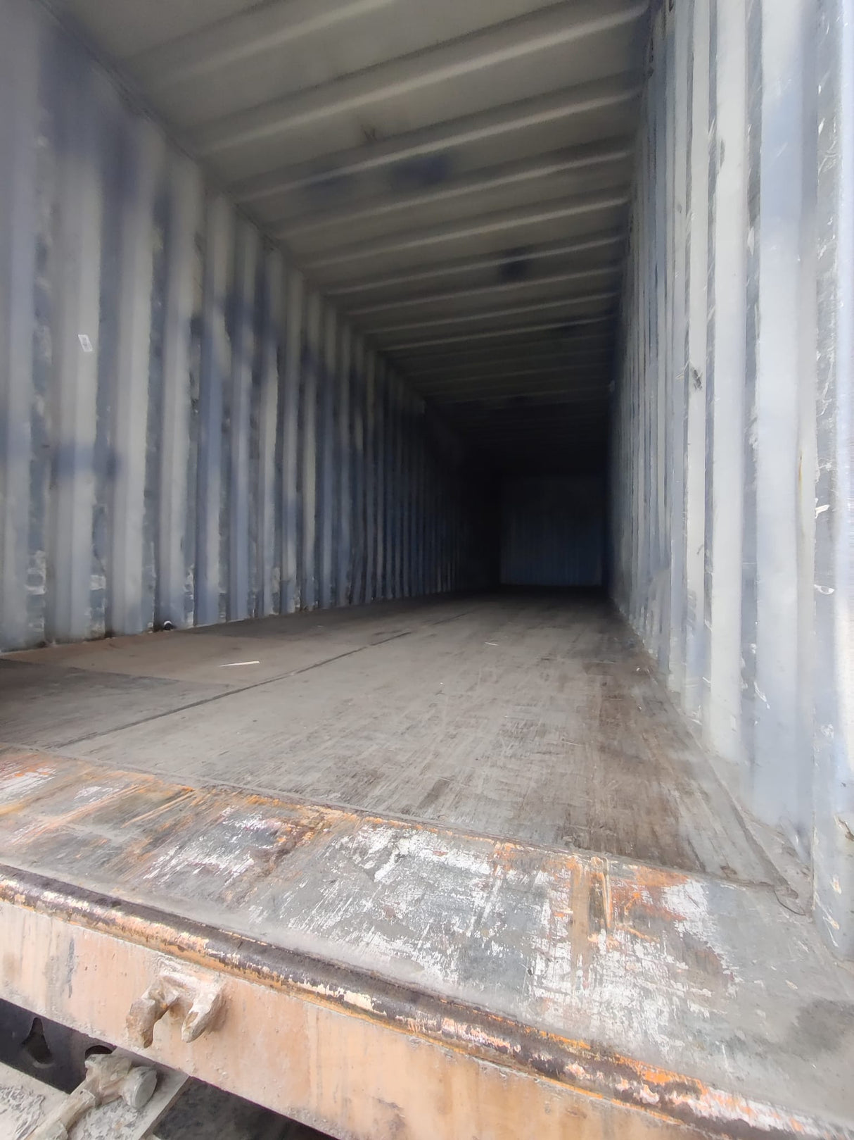 HLXU6402246 - 40' High Cube Used Shipping Container