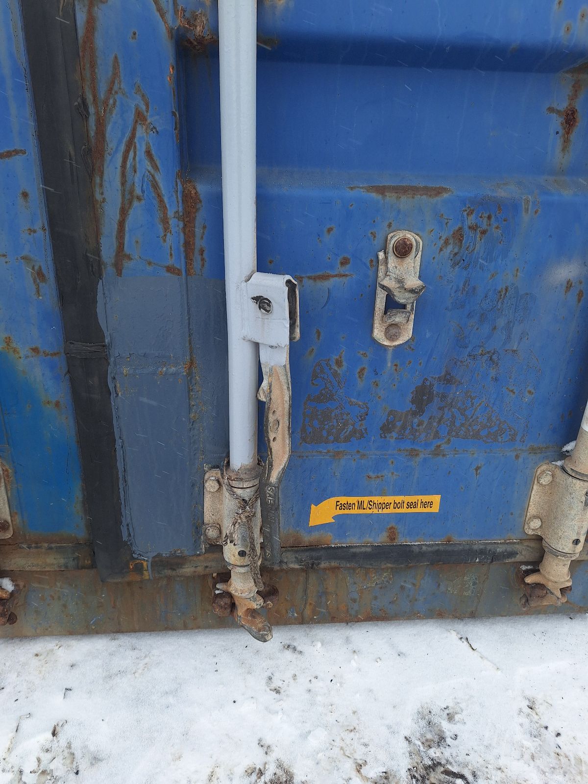 MSKU3321102 - 20' Used Container (Bolton) Great container with one sticky handle