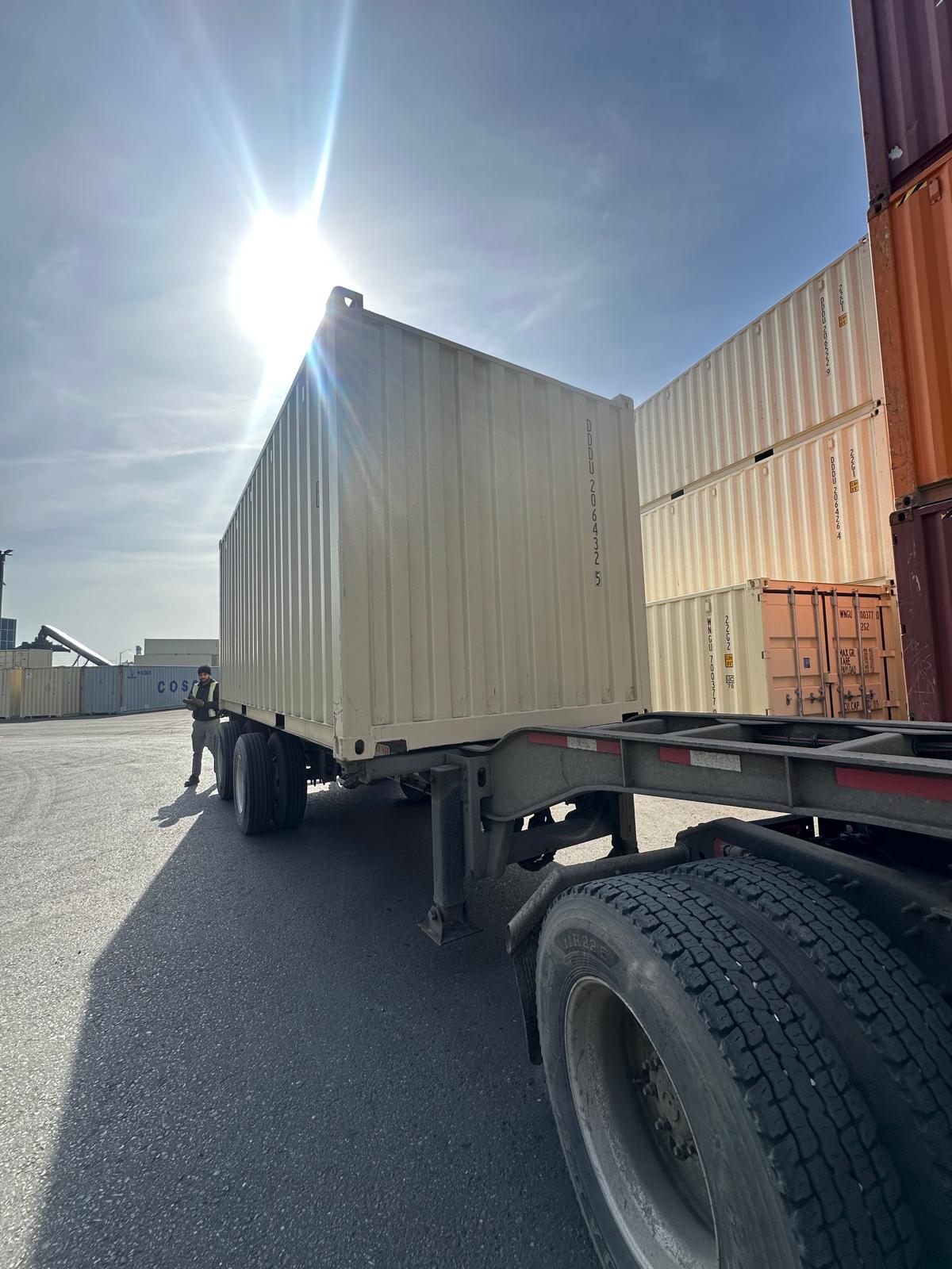 DDDU2064325 - 20' New/One-Trip Shipping Container