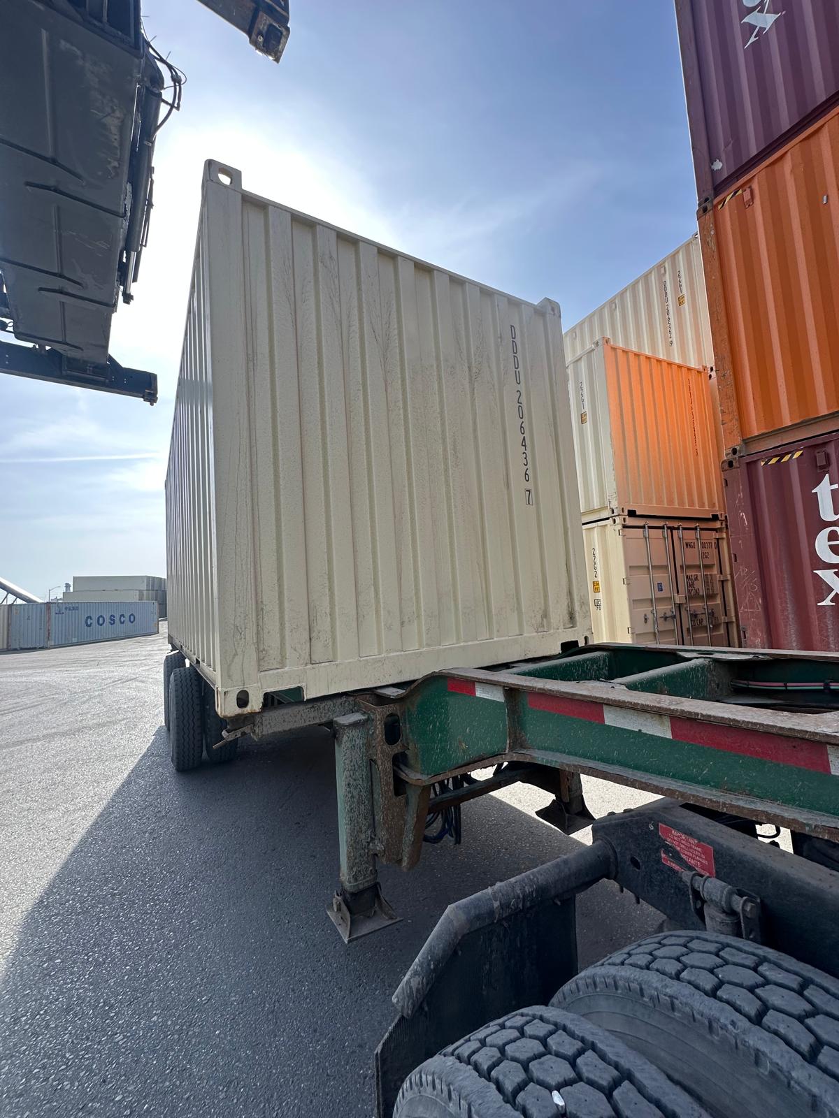 DDDU2064367 - 20' New/One-Trip Shipping Container