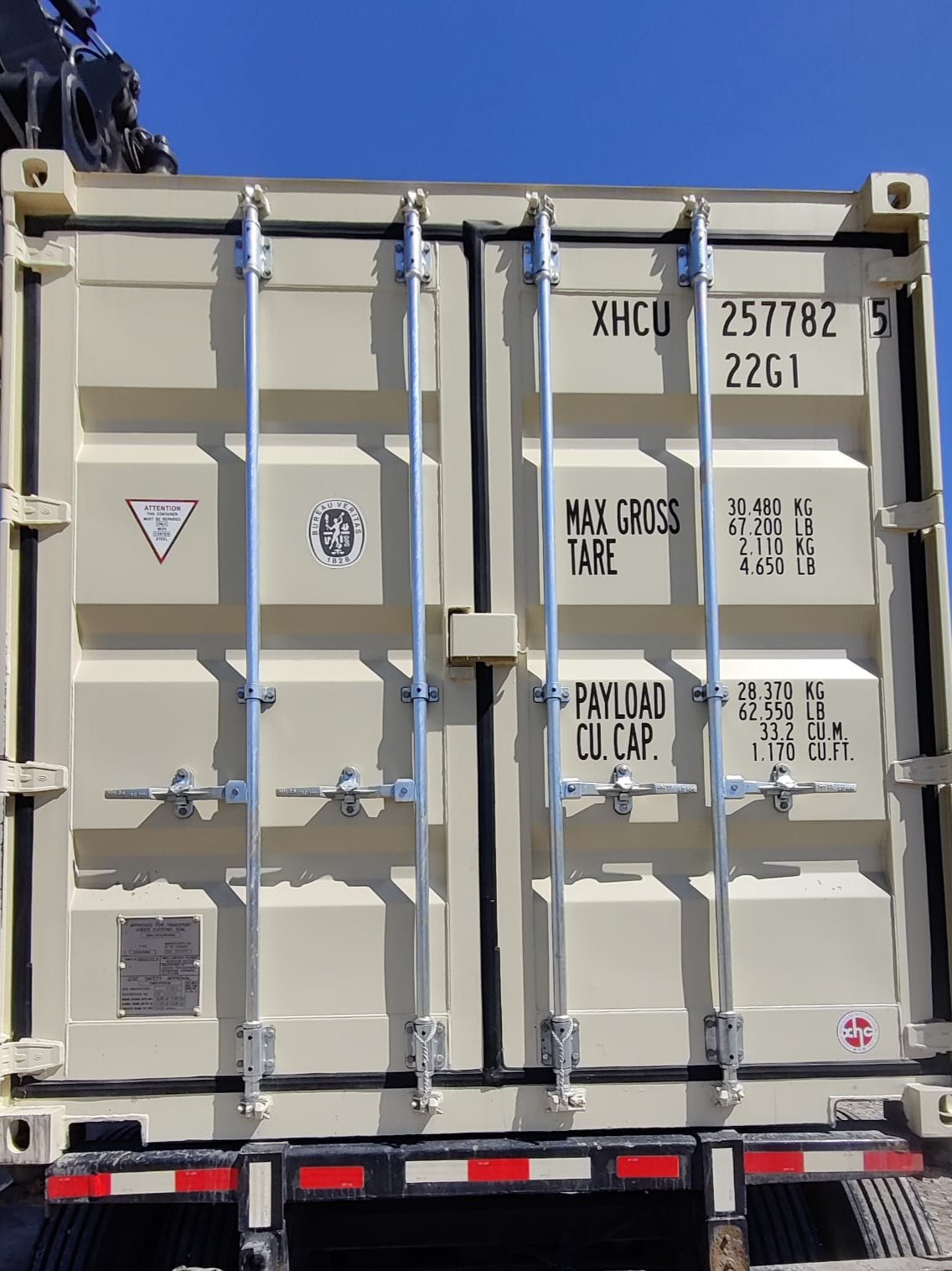 XHCU2577825 - 20' New/One-Trip Shipping Container