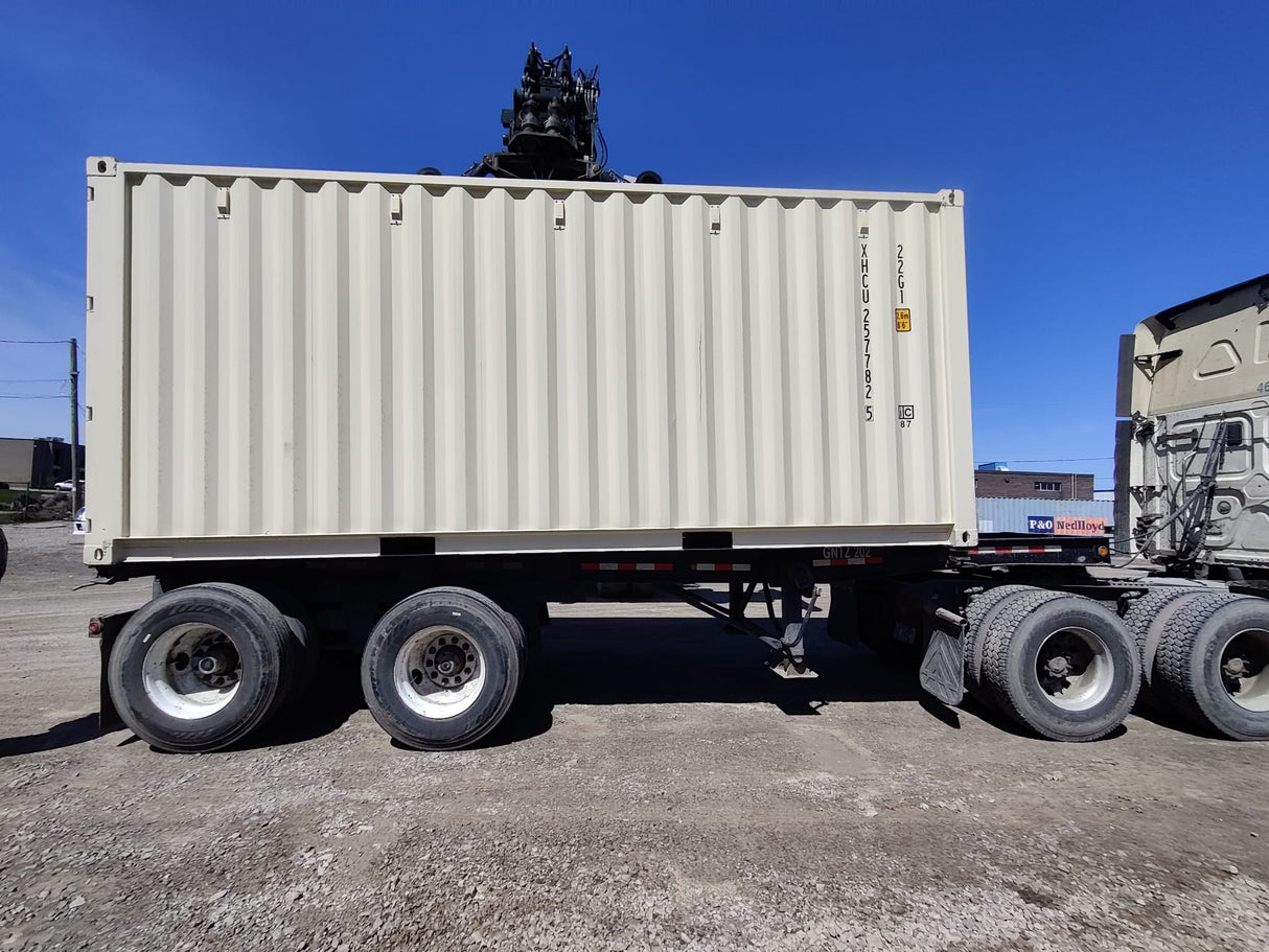 XHCU2577825 - 20' New/One-Trip Shipping Container