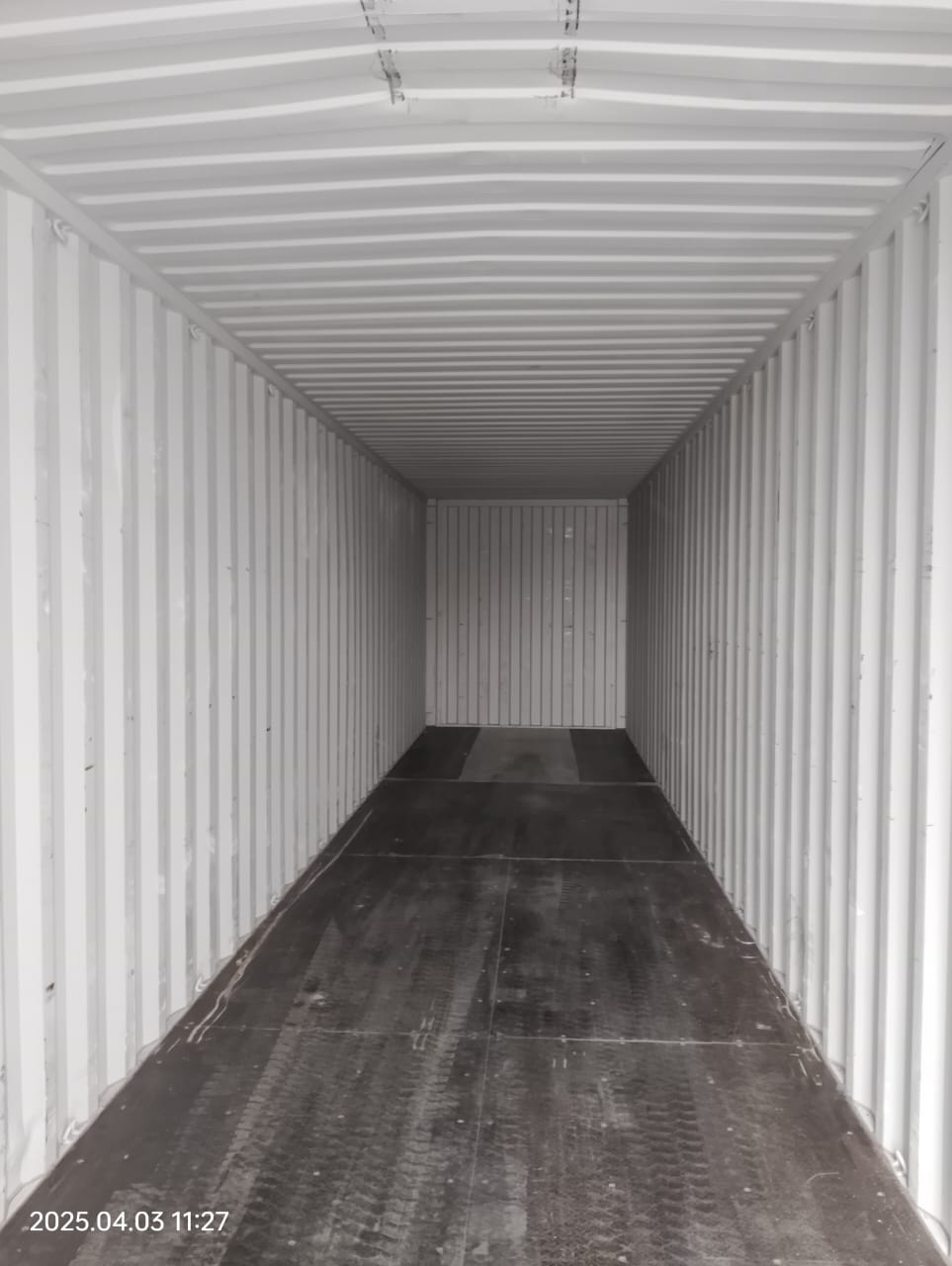 40' High Cube Nearly New
