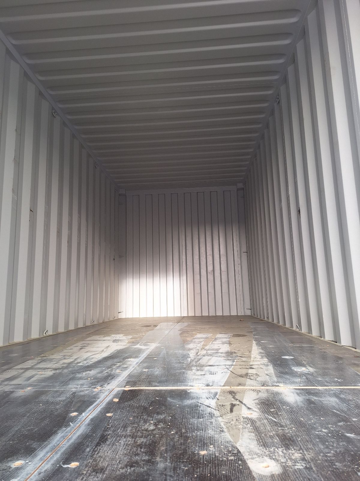ZXJU0167544 - 20' New/One-Trip Shipping Container