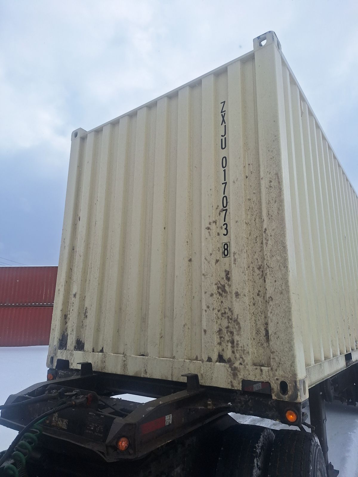ZXJU0170738 - 20' New/One-Trip Shipping Container
