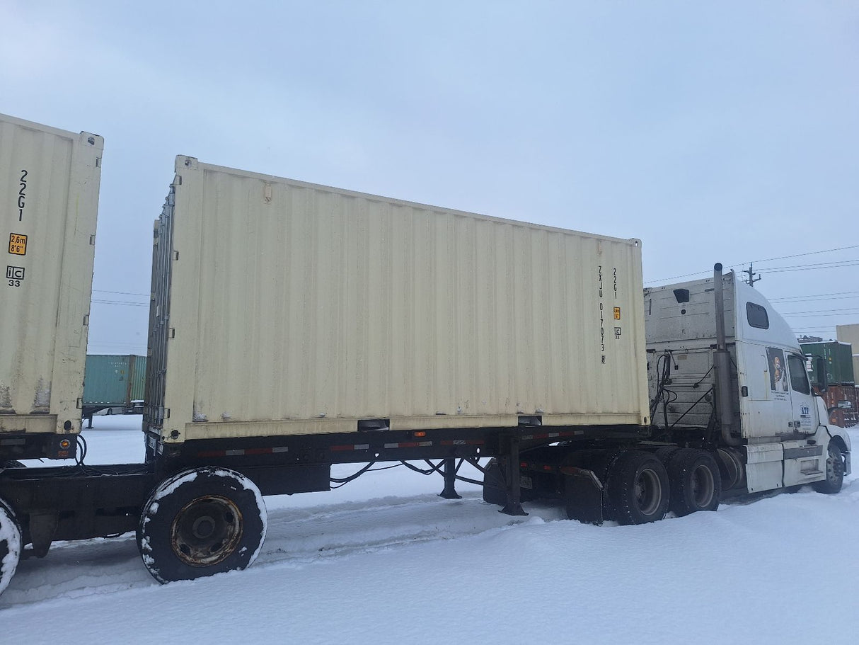 ZXJU0170738 - 20' New/One-Trip Shipping Container