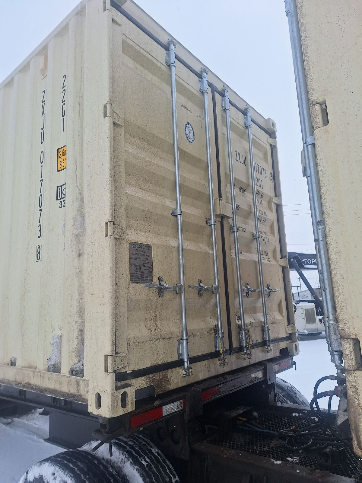 ZXJU0170738 - 20' New/One-Trip Shipping Container
