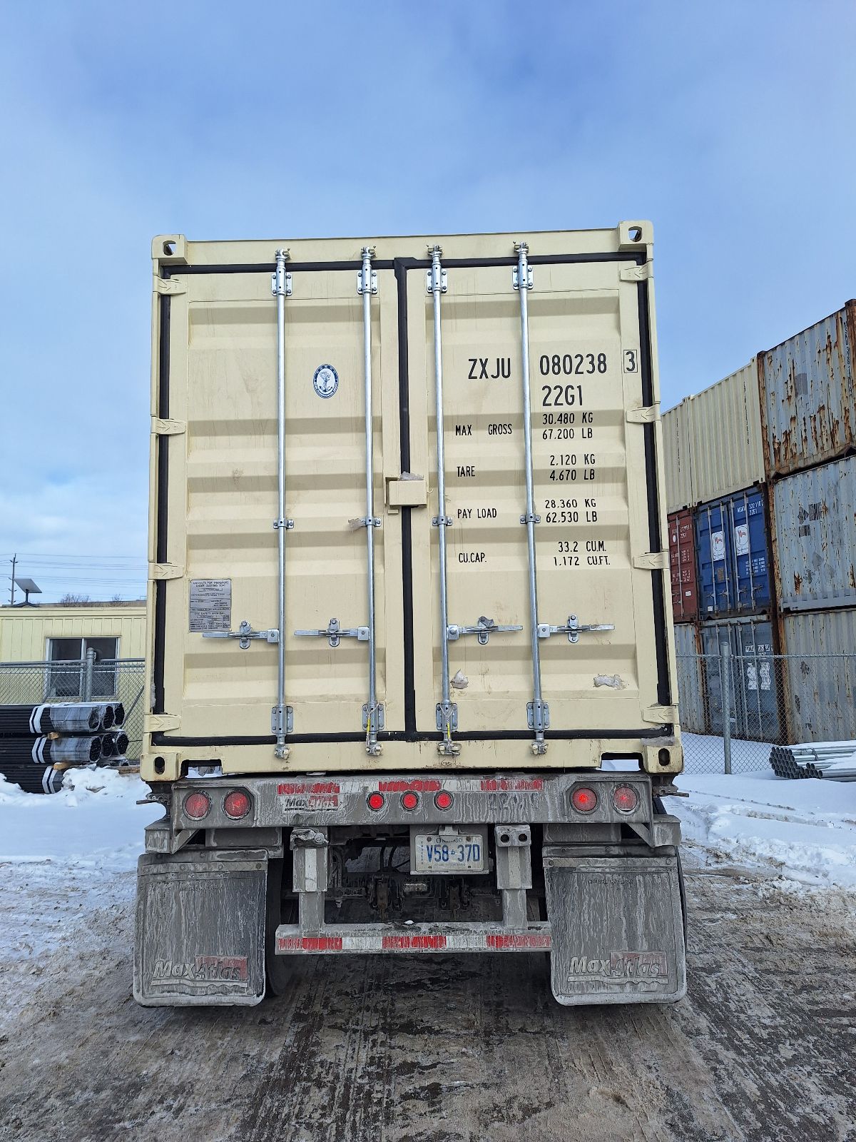 ZXJU0802383 - 20' New/One-Trip Shipping Container