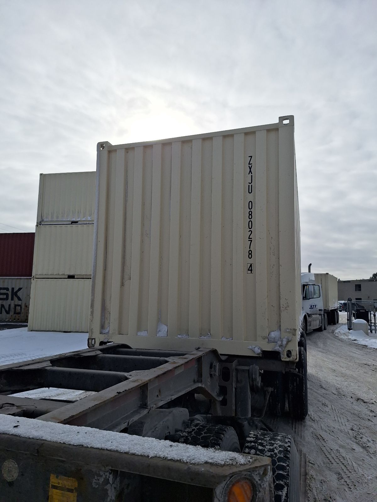 ZXJU0802784 - 20' New/One-Trip Shipping Container