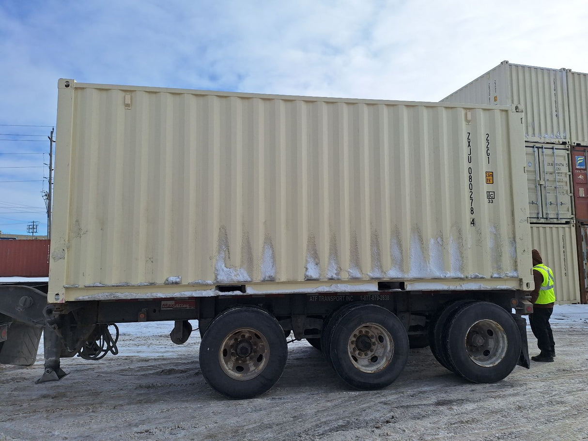 ZXJU0802784 - 20' New/One-Trip Shipping Container